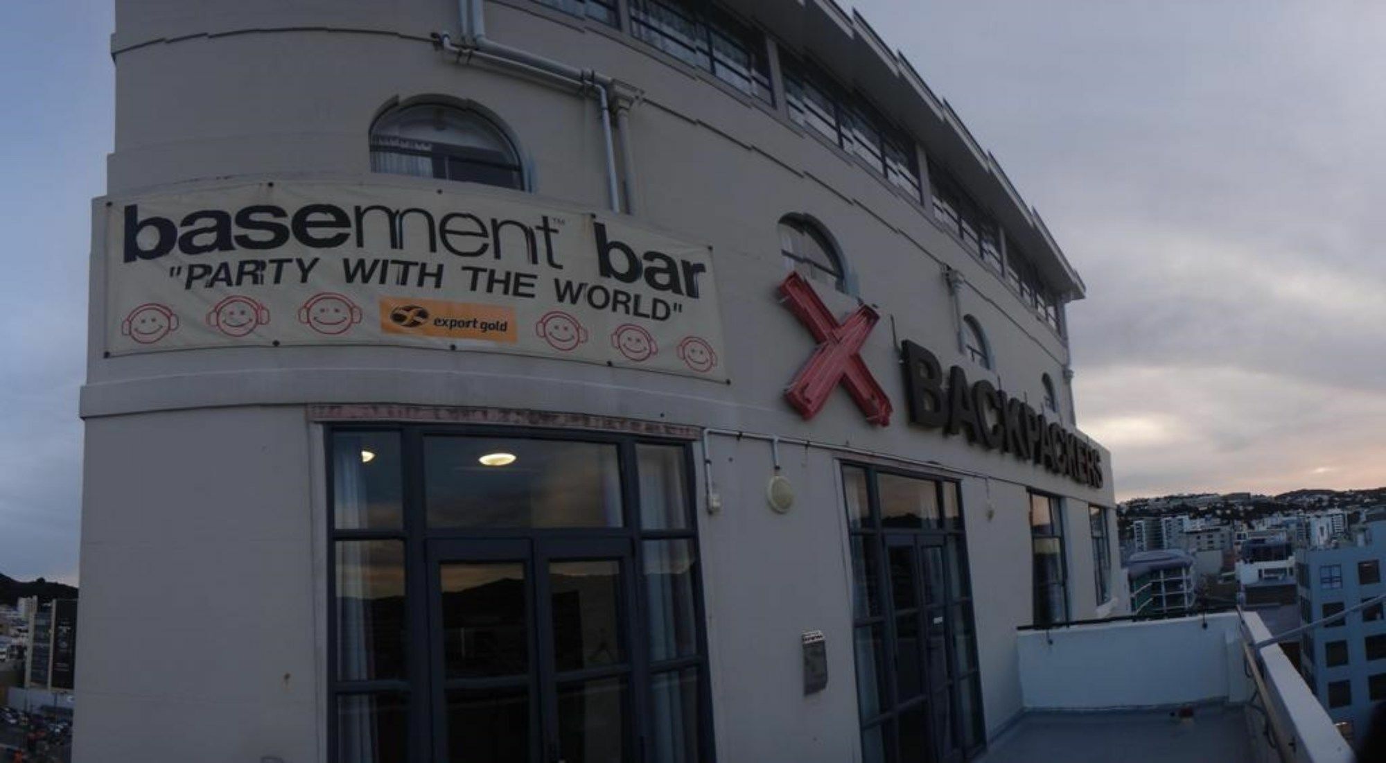 Base Wellington Hostel Exterior photo